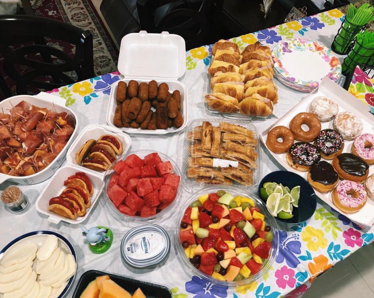 Large meal with croquetas